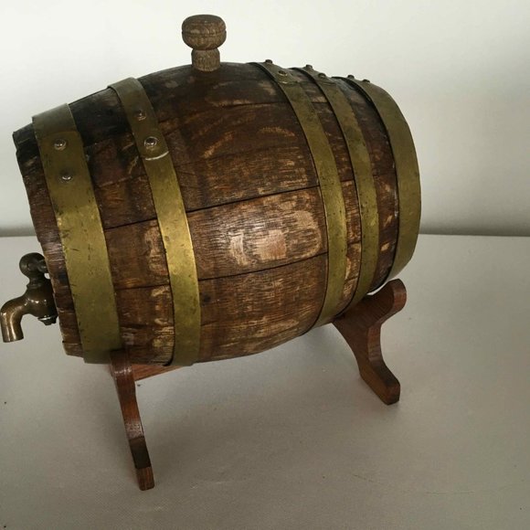 Vintage Oak Whiskey Barrel Cask - Picture 3 of 6